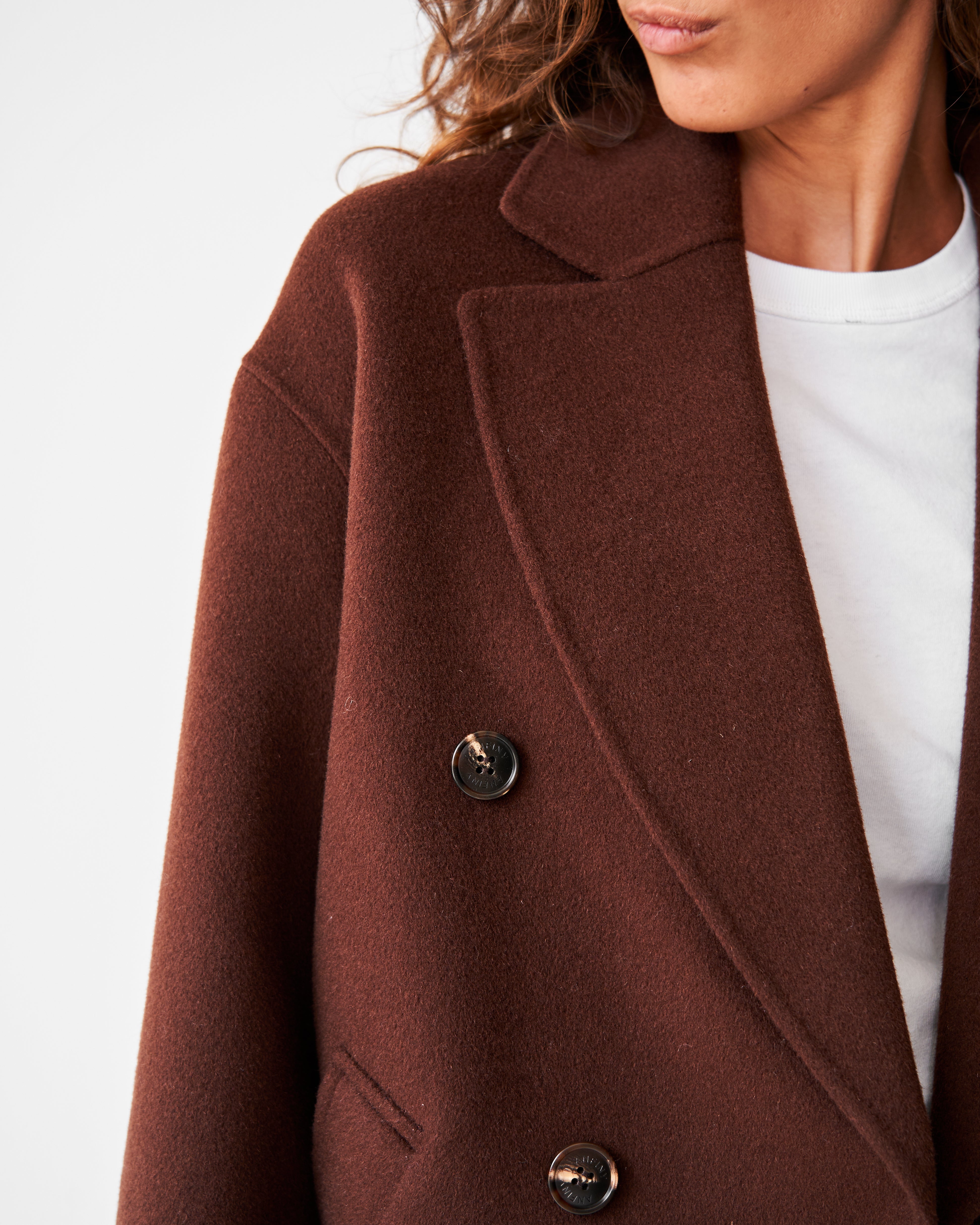 CHAQUETA MARRÓN